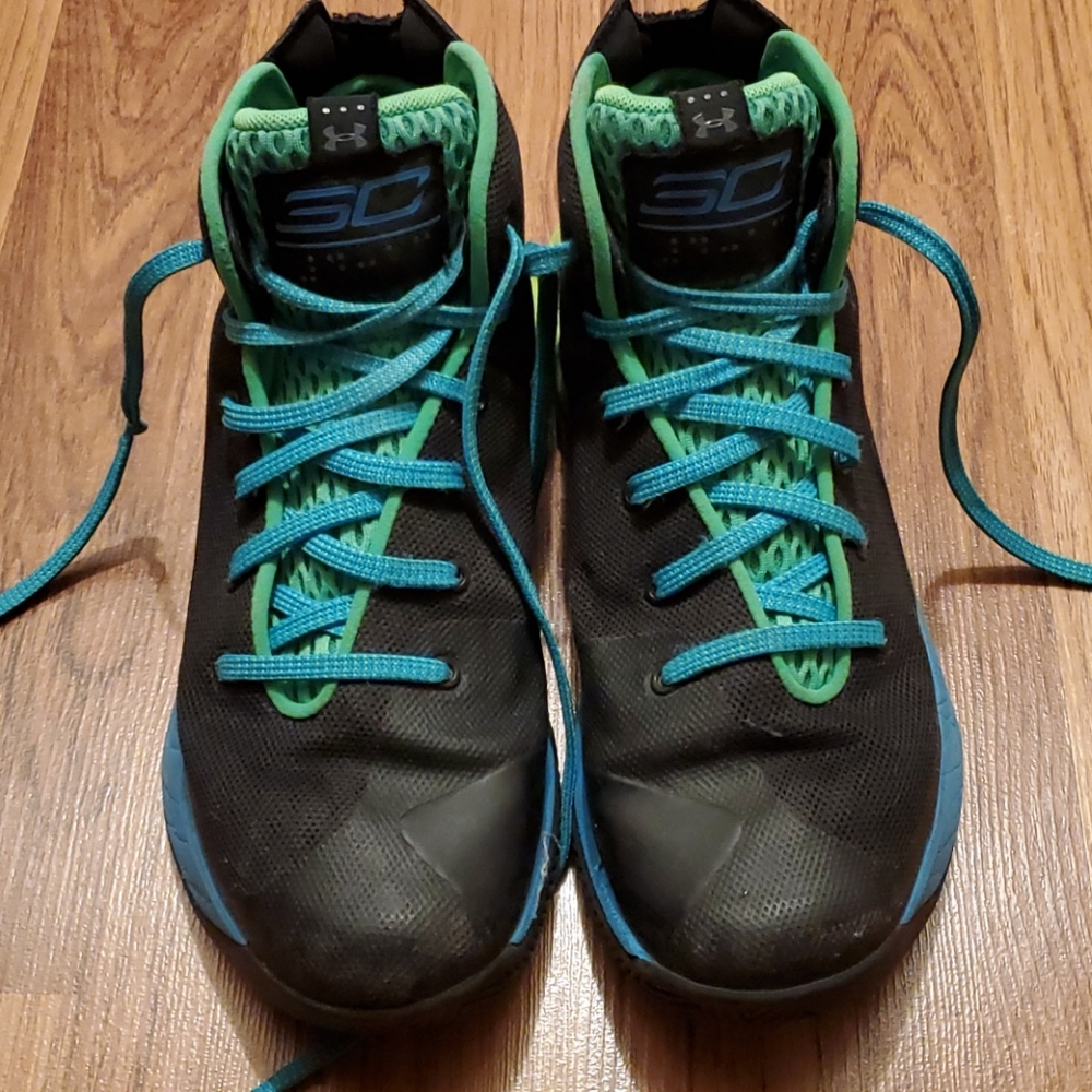 Steph Curry UA boys basketball shoes